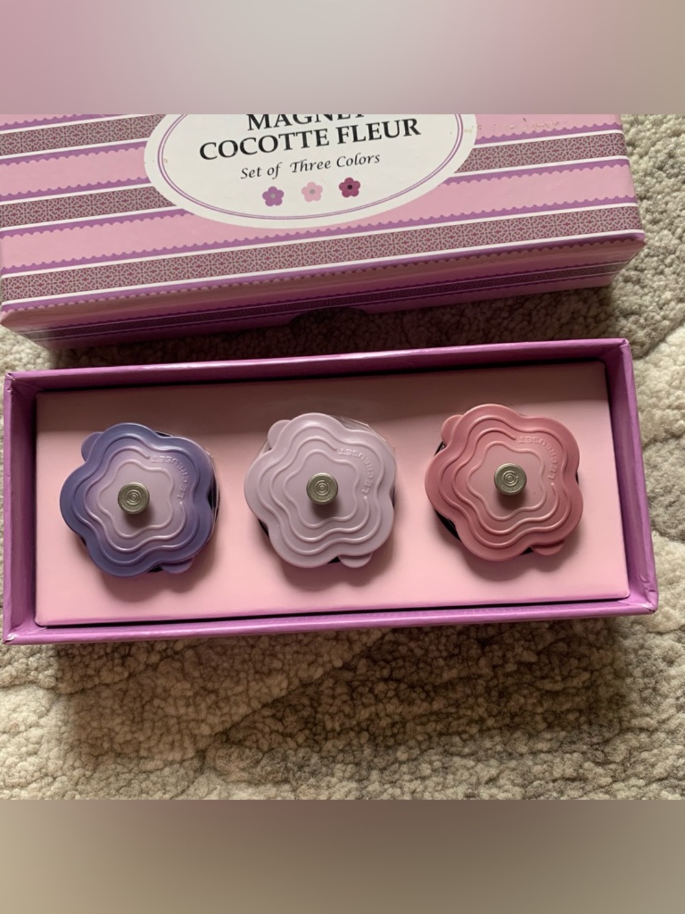 BNIB Le Creuset Set of 3 Flower Cocotte magnets